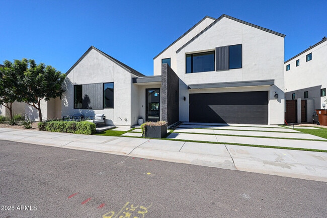 Building Photo - 6314 N 10th Dr