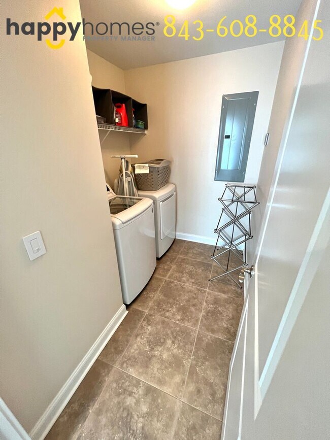 Building Photo - 4 Bed 3.5 Bath Home at Carolina Bay in Wes...