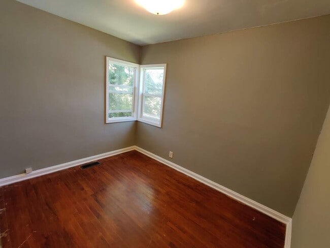 Building Photo - 1123 S Noble St