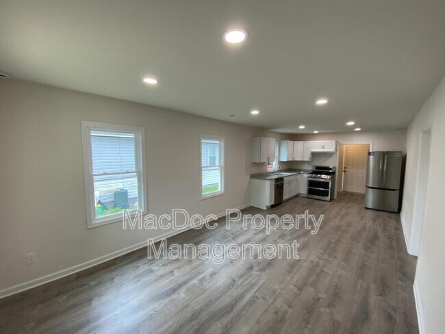 Building Photo - 160 Bend Farm Rd