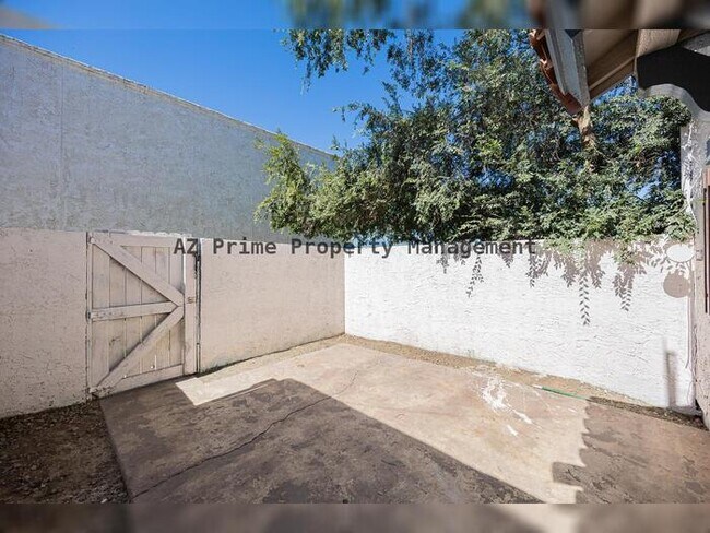 Building Photo - 5214 N 42nd Pkwy