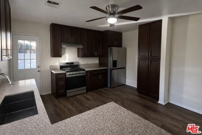 Building Photo - 2531 Manhattan Ave