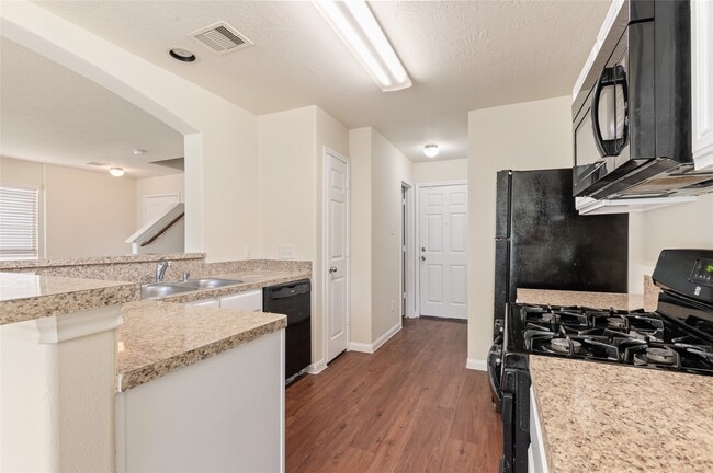 Building Photo - 15606 Kiplands Bend Dr