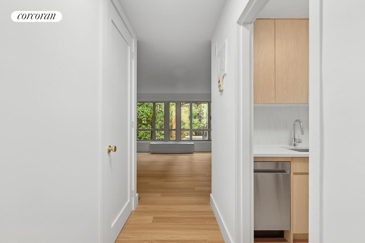 Building Photo - 501 E 87th St