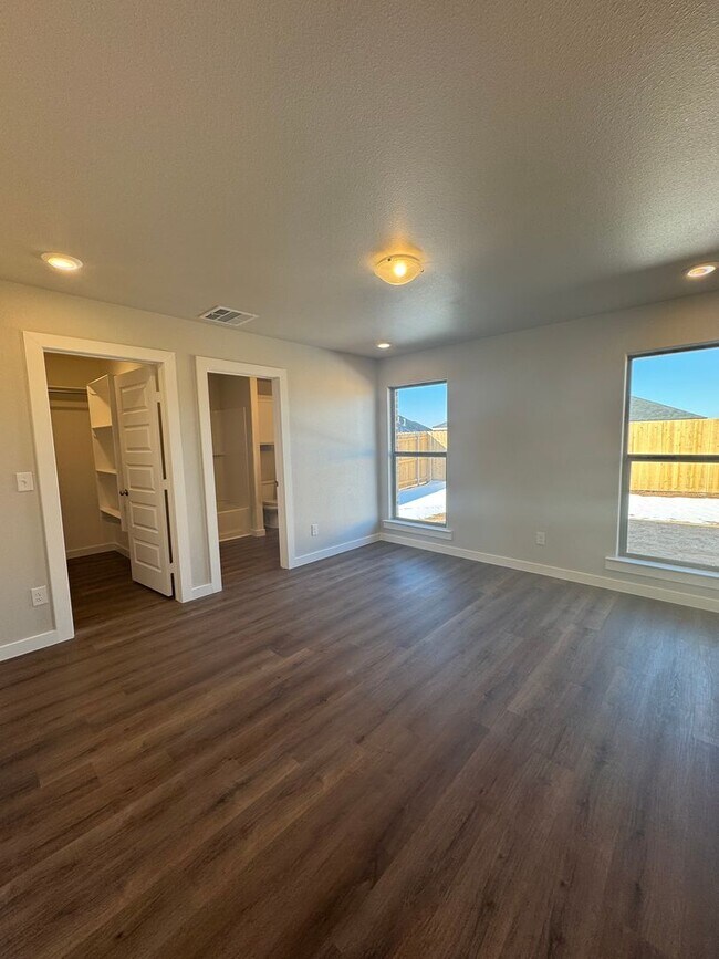 Building Photo - 6508 Lewisville Ln