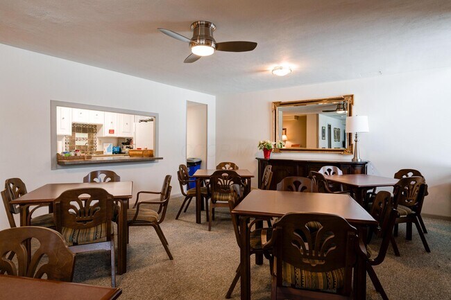 Building Photo - 1000 Urlin Ave