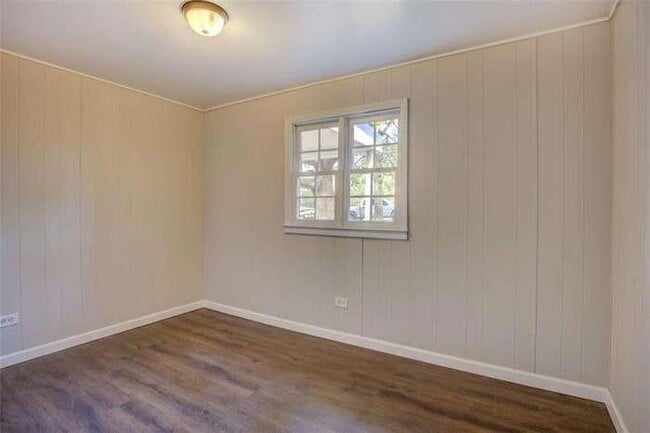 Building Photo - 201 Oglesby Bridge Rd SE