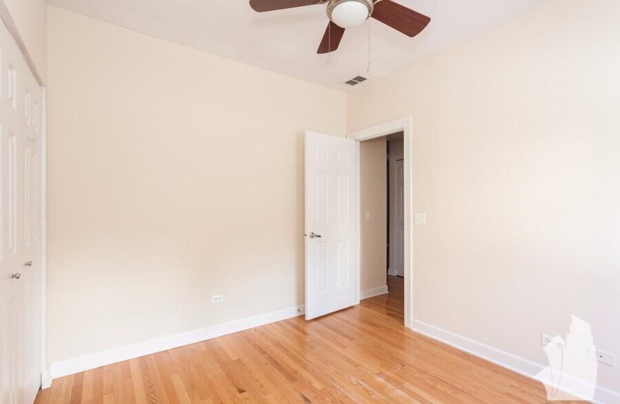 Building Photo - 3244 N Clifton Ave