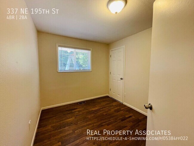 Building Photo - 337 NE 195th St