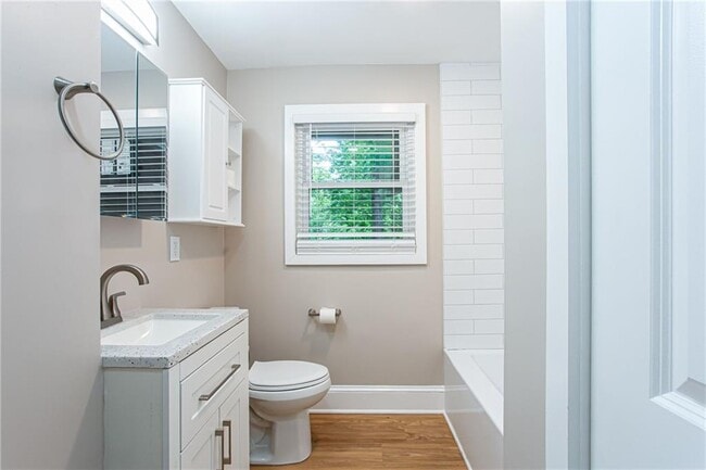 Building Photo - 629 Clairmont Cir