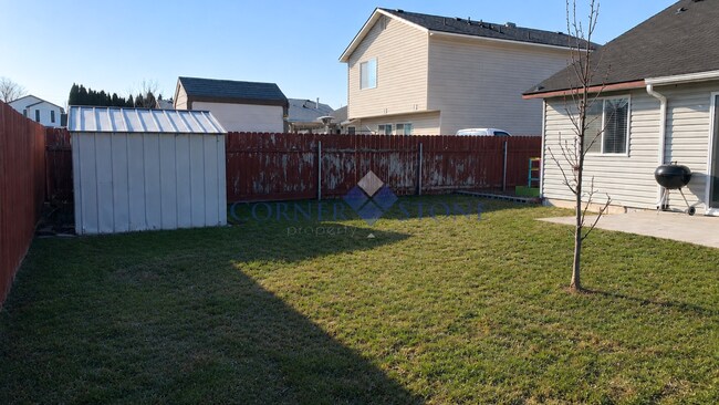 Building Photo - Wonderful Home Next to Nampa's Greenbelt!