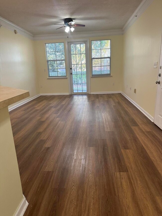 Building Photo - 9905 Baywinds Blvd