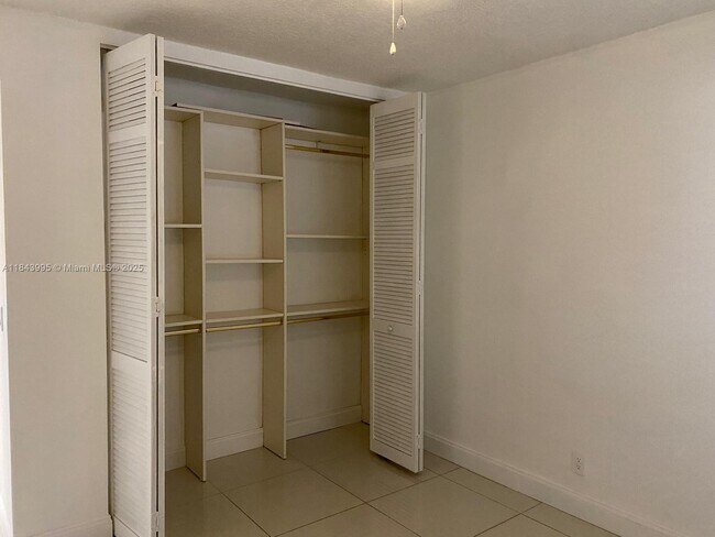 Building Photo - 8411 Forest Hills Dr