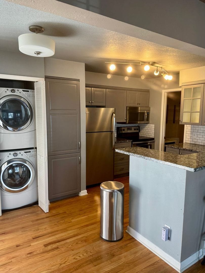 Building Photo - 13762 E Lehigh Ave