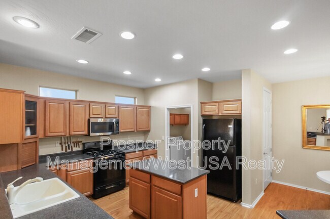 Building Photo - 17547 W Calistoga Dr