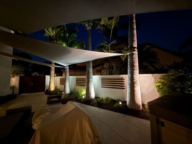 Building Photo - Gorgeous Orange Oasis Home-Available Now!