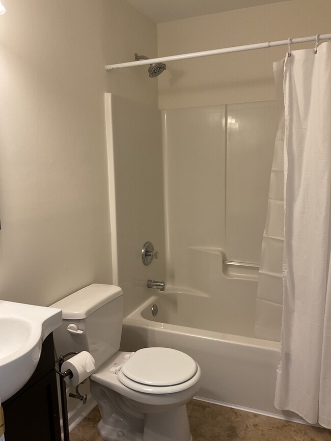 Building Photo - 3 bed, 2.5 bath in desirable Willowmere!