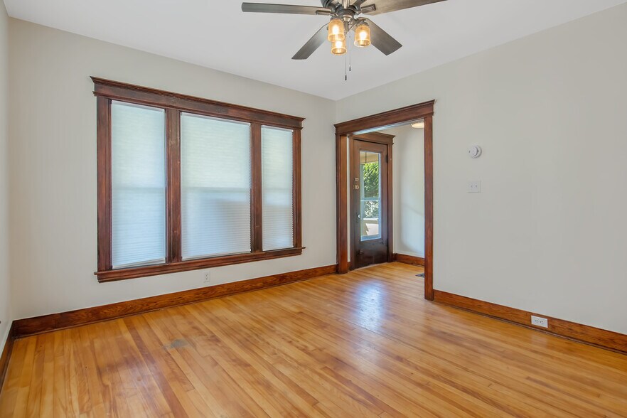 Building Photo - 262 Tennyson Ave