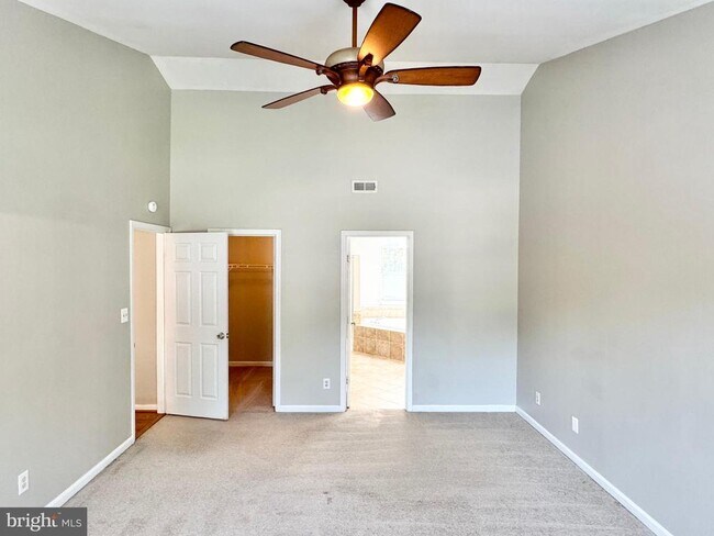 Building Photo - 16 Westchester Ct