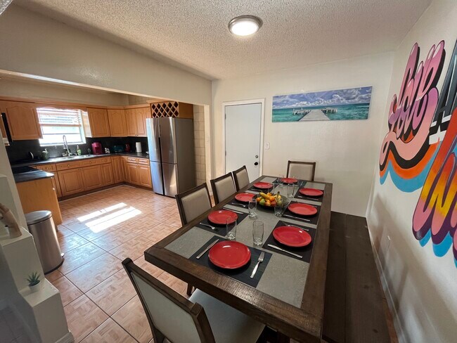 Building Photo - 575 NW 33rd St