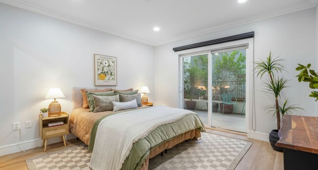 Building Photo - 1878 Greenfield Ave