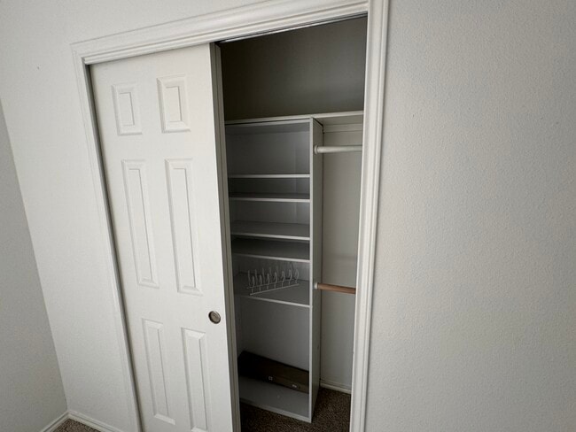 Building Photo - 3618 Wolf Dr