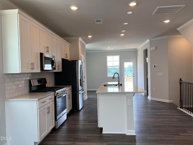 Building Photo - 642 Gimari Dr