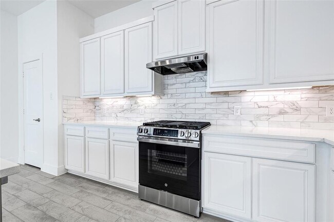Building Photo - 21711 Meridian Duskywing Dr