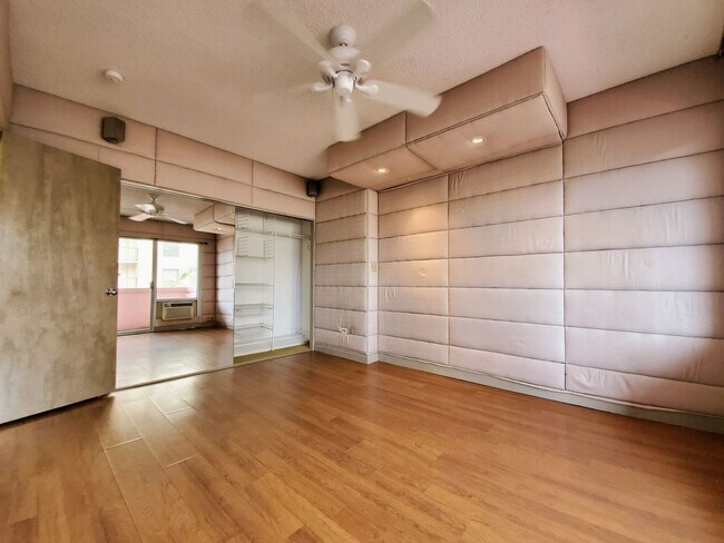 Building Photo - Available now: | 1 Bedroom, 1 Bathroom in Waikiki Cove.