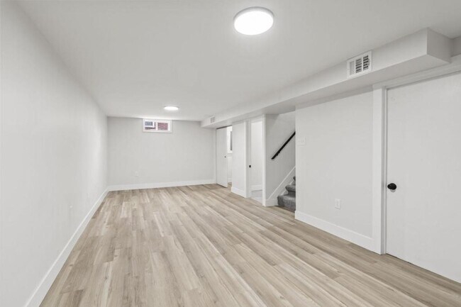 Building Photo - 2511 Baywood St