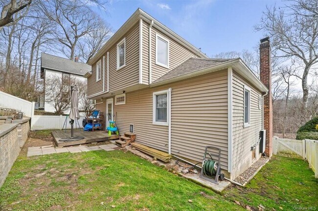Building Photo - 125 S Kensico Ave