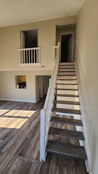 Building Photo - 1120 Crist Pl