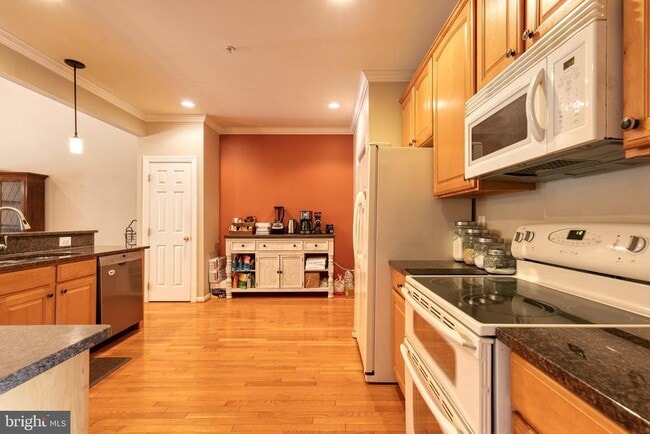 Building Photo - 318 Native Dancer Cir