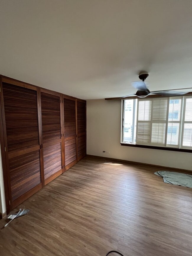 Building Photo - 1521 Punahou St
