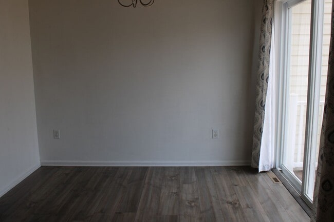 Building Photo - 1236 Ledge Dr