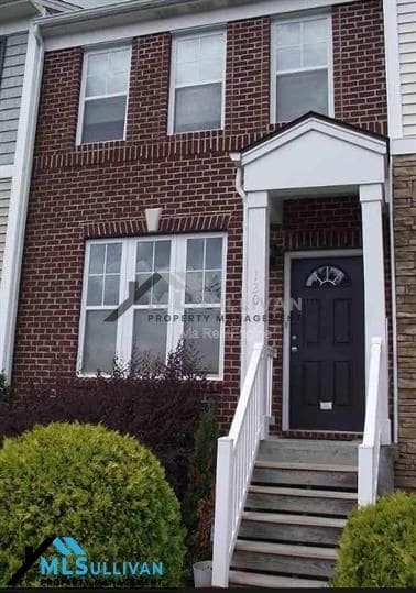 Building Photo - 100 Stratford Lakes Dr