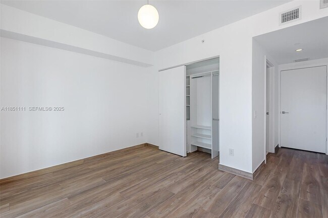 Building Photo - 3131 NE 7th Ave