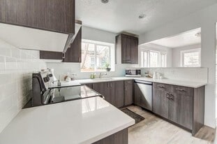 Kitchen - 2689 Highland Dr