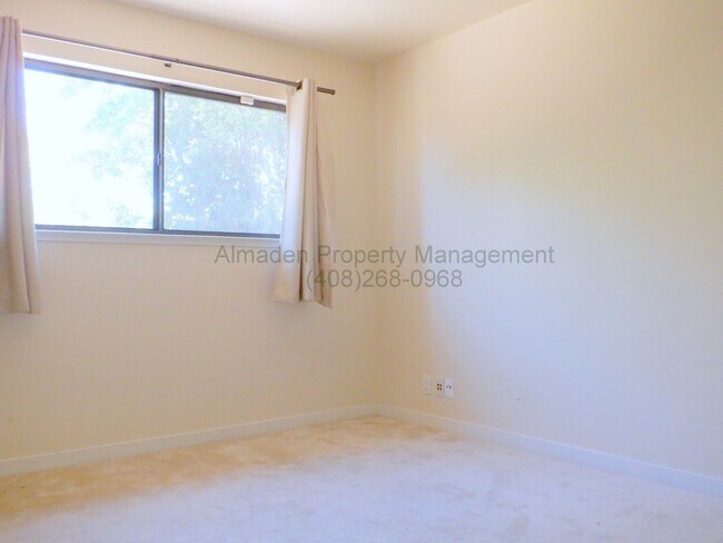 Building Photo - Cambrian 3BR/2BA Home w/ Central A/C, Pets Negotiable!