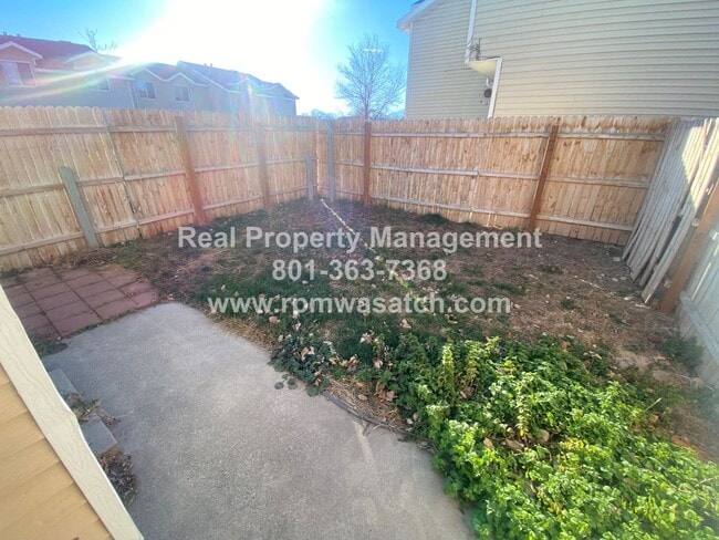 Building Photo - Cozy 1 bedroom loft townhome in Kearns