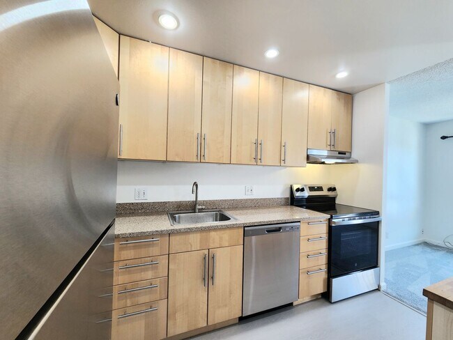 Primary Photo - Top floor remodeled Woodlake unit