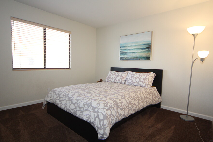 Bedroom #2 -Queen - 7444 Forestdale Ct