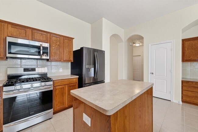 Building Photo - 9830 Lynette Falls Dr