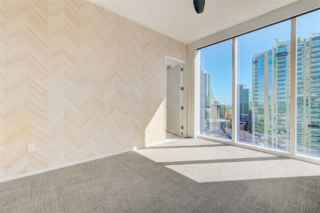 Building Photo - 301 West Ave