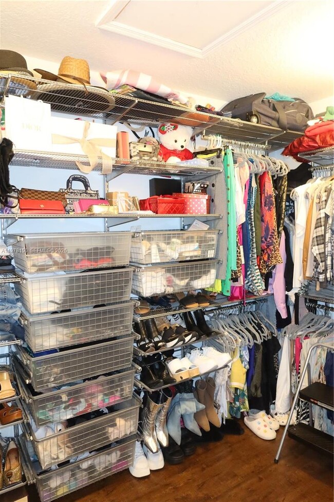 Building Photo - 10923 NW 70th St