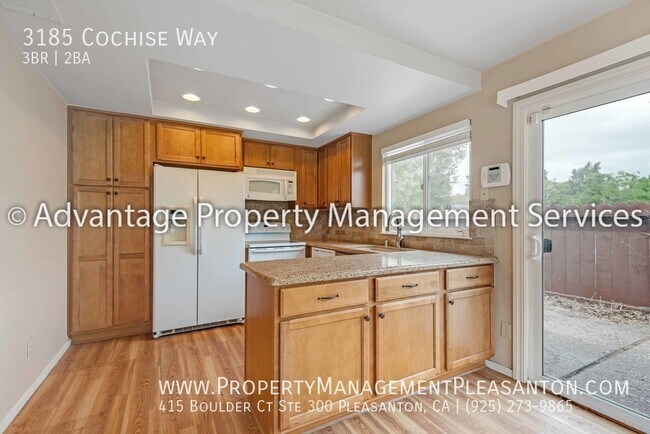 Primary Photo - Single Story, 3 bed, 2 bath townhouse