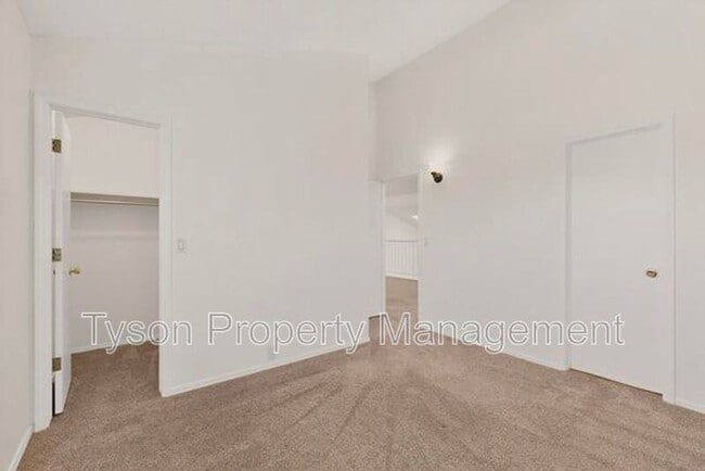 Building Photo - 10713 Towne Park Dr NE