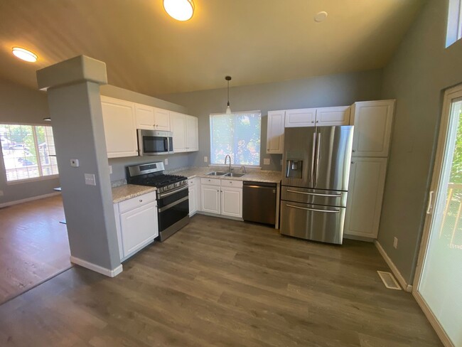 Building Photo - Beautiful 4 Home In Cottonwood area of Parker