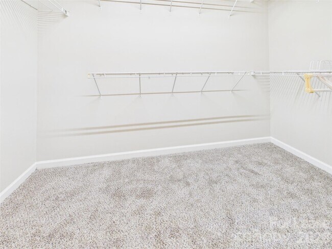 Building Photo - 2204 Arbor Vista Dr