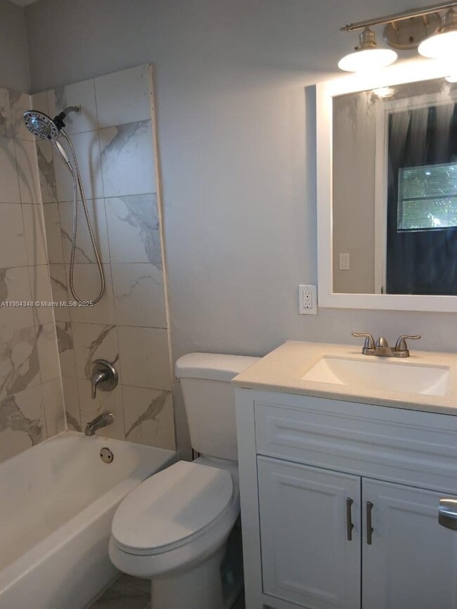 Building Photo - 3031 NE 21st Terrace